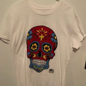 White T-shirt with sugar skull logo